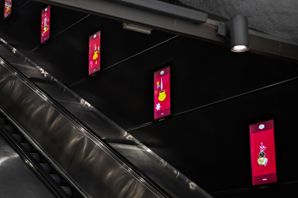 Helsinki Metro Becomes Heartwarming Mother’s Day Gallery with Juhla&nbsp;Mokka