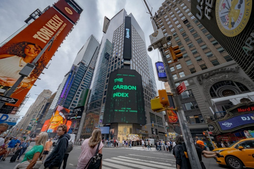 Greenly launches Times Square campaign to redefine carbon as a business performance&nbsp;metric